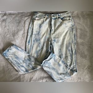 Urban Outfitters tie-dye jeans 👖 🫐